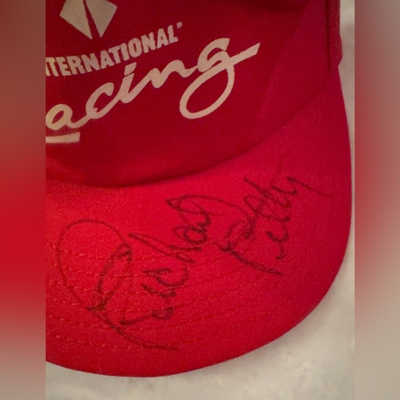 Richard petty signed NASCAR cap - Picture 2 of 5